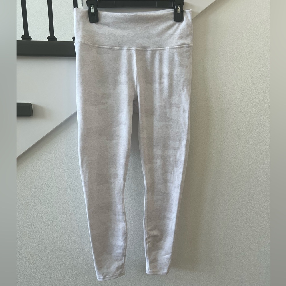 NWOT Fabletics Power Hold Leggings White Camo Print